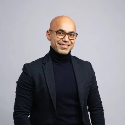 Porträtt av Sourosh Ehsani.